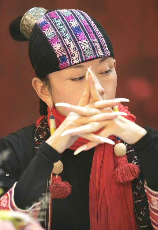 图文:杨丽萍喜欢穿民族服饰