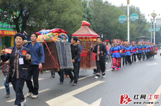 江华县：特色婚礼瑶味浓（组图）