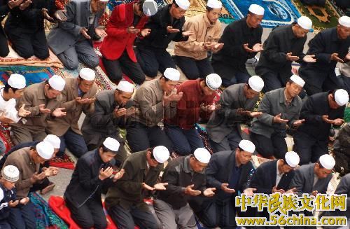 青海穆斯林欢度开斋节
