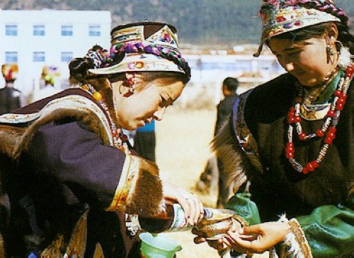 少数民族饮酒风俗 \