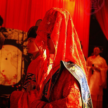 拜堂和洞房的典故 拜堂和洞房的典故