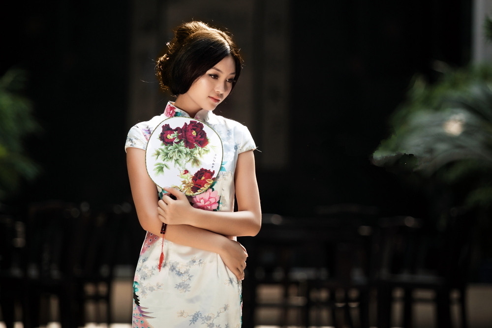 女人需知餐桌礼仪 女人需知餐桌礼仪