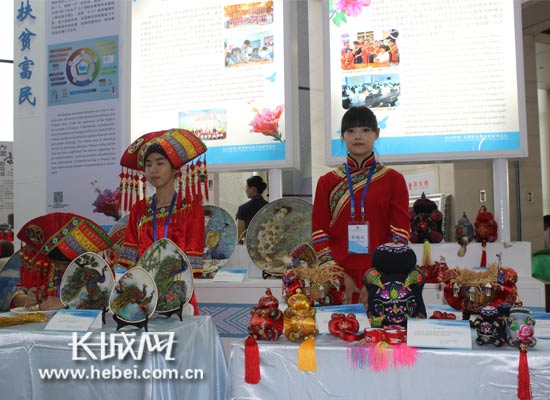 广西右江民族商业学校。长城网 张建国 摄